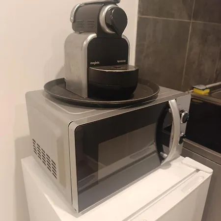Studio Charmant * Sedan